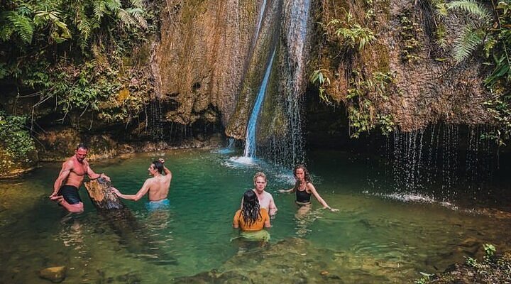 Nam Et Waterfall