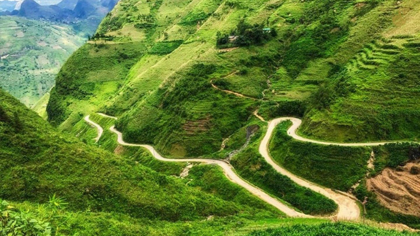 The King of Passes: A Complete Guide to Conquering Ma Pi Leng Pass