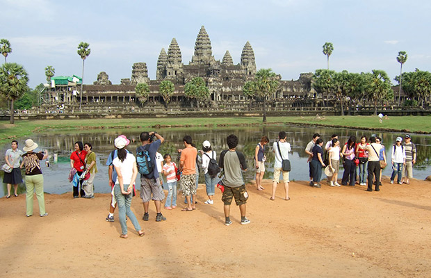 Angkor Wat Small Tour Full-Day