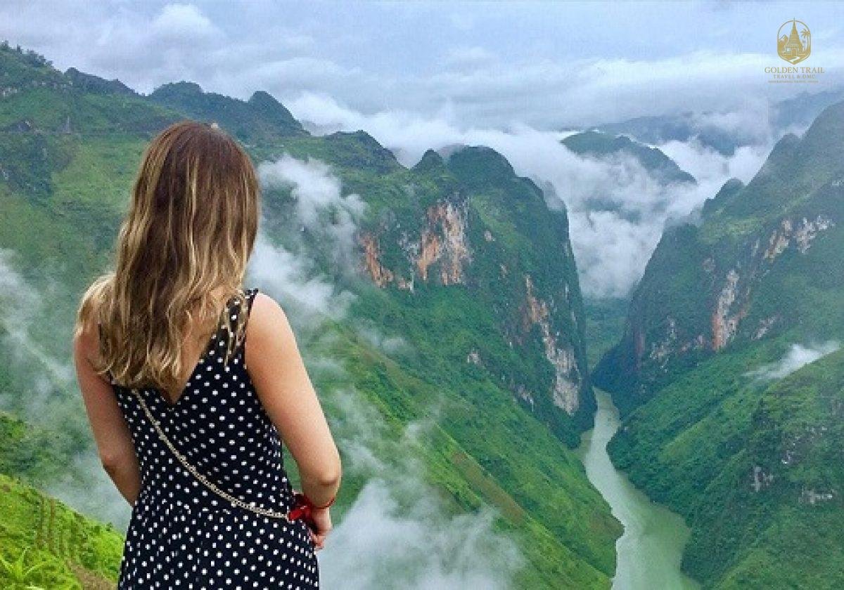 1755851133_the-summit-of-the-soul-a-journey-across-ma-pi-leng-pass.jpg