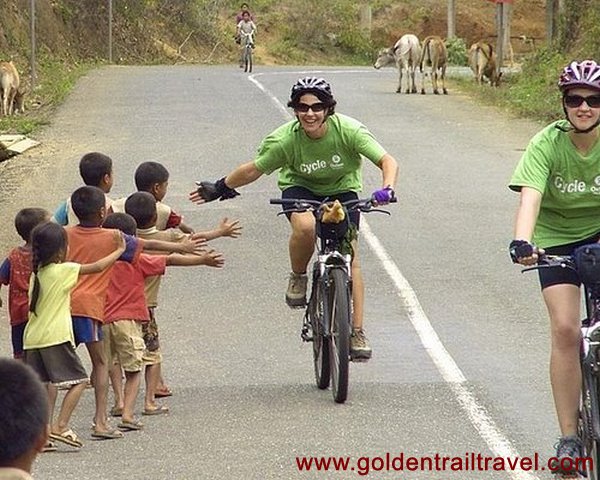 9 Days Vientiane Cycling to Luang Prabang