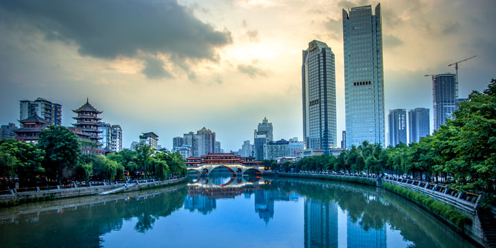 4 Days Chengdu Tour with Giant Panda Volunteer Program
