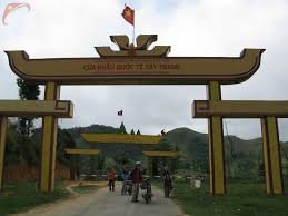 How many border gates in between Vietnam and Laos can people ride motorcycles through?