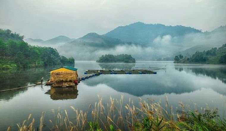 Tan Son Phu Tho Travel Guide
