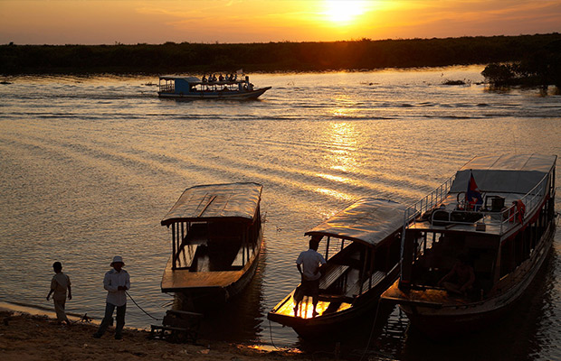 Tonle Sap Floating Village - Sunset Dinner Tour Half-Day