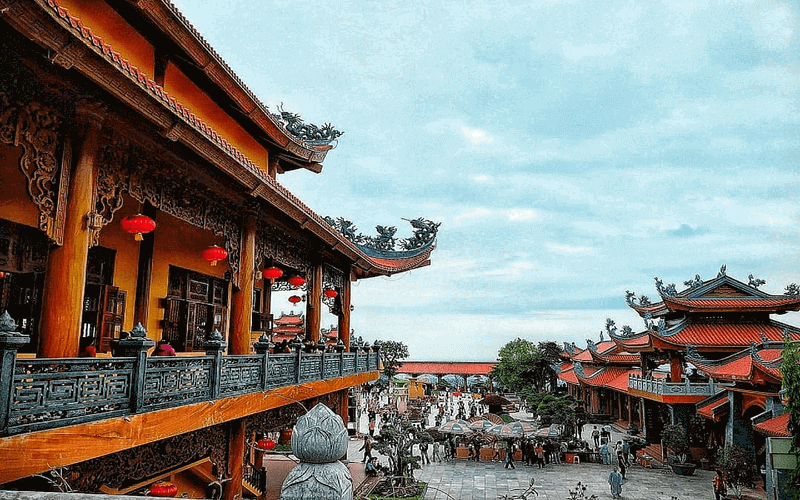 Uong Bi Quang Ninh Travel Guide